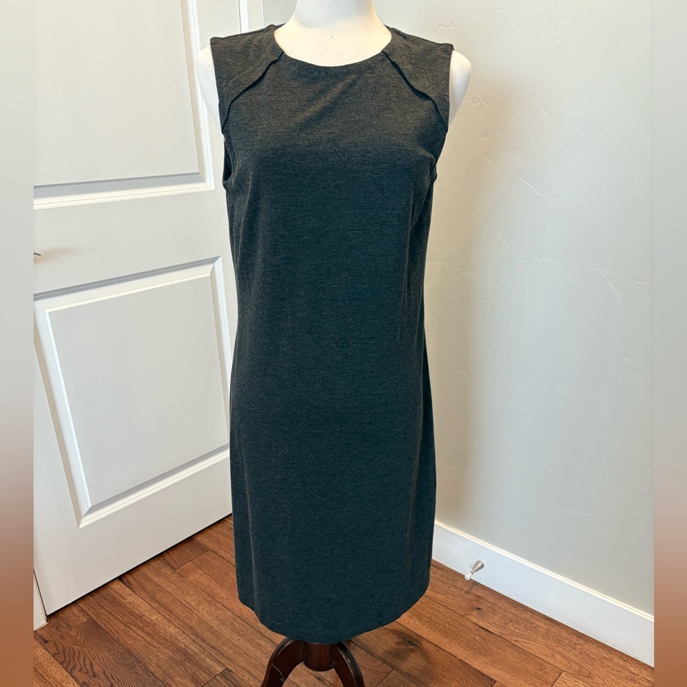 Brooks Brothers Work Gray Sleeveless Dress Size 10. EUC Great Quality Soft